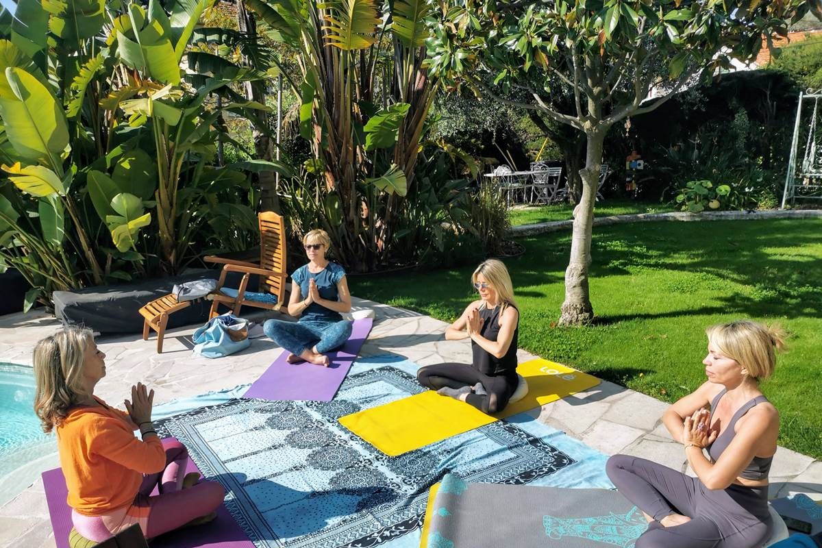 "ATELIERS DU BIEN ÊTRE" YOGA MATINALE AVEC CAROLE GLASMAN - VILLA BLUE DREAM CANNES