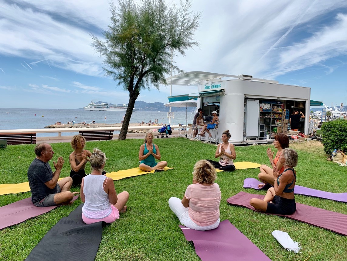 COURS COLLECTIF YOGA AVEC CAROLE GLASMAN - BIJOU PLAGE