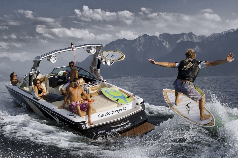 wakesurf- pret pour surfer sur l'eau! 
				à Cannes