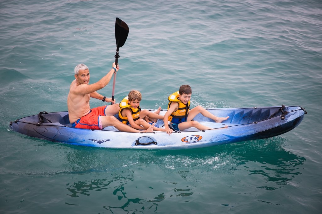 location canoes - la siesta beach club antibes
				à ANTIBES 