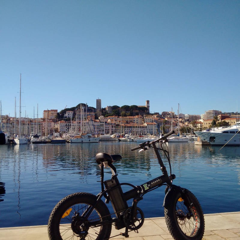 visite guidée de cannes en velo electrique
				à CANNES