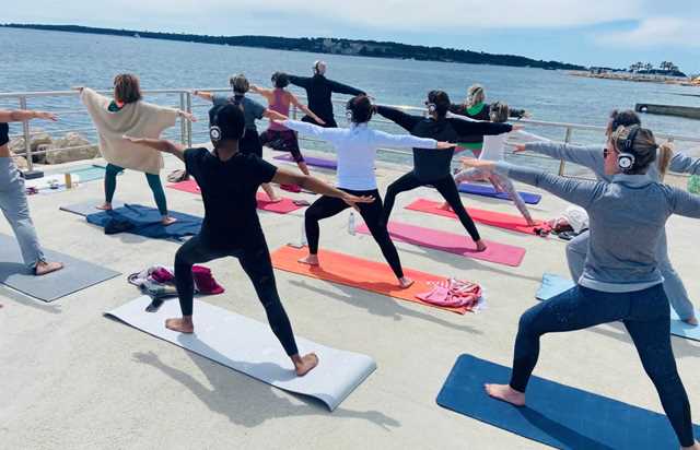 week-end yoga aux iles de lerins - by yoga flow cannes
				à CANNES