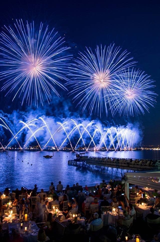 feux dartifice en mer  cannes